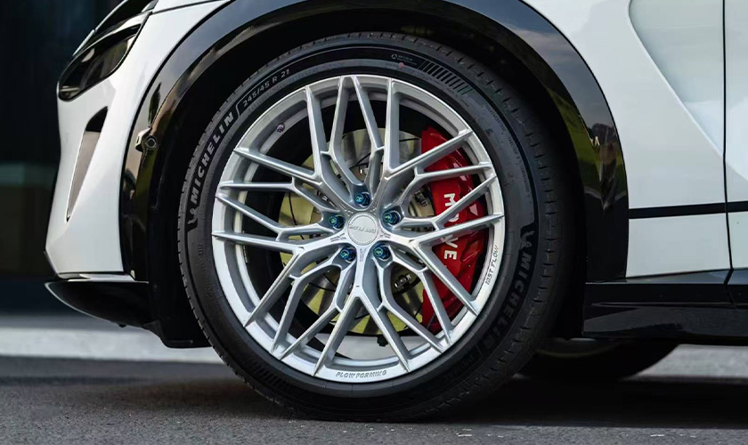 The difference between floating calipers and fixed calipers, which one is better and what are its advantages